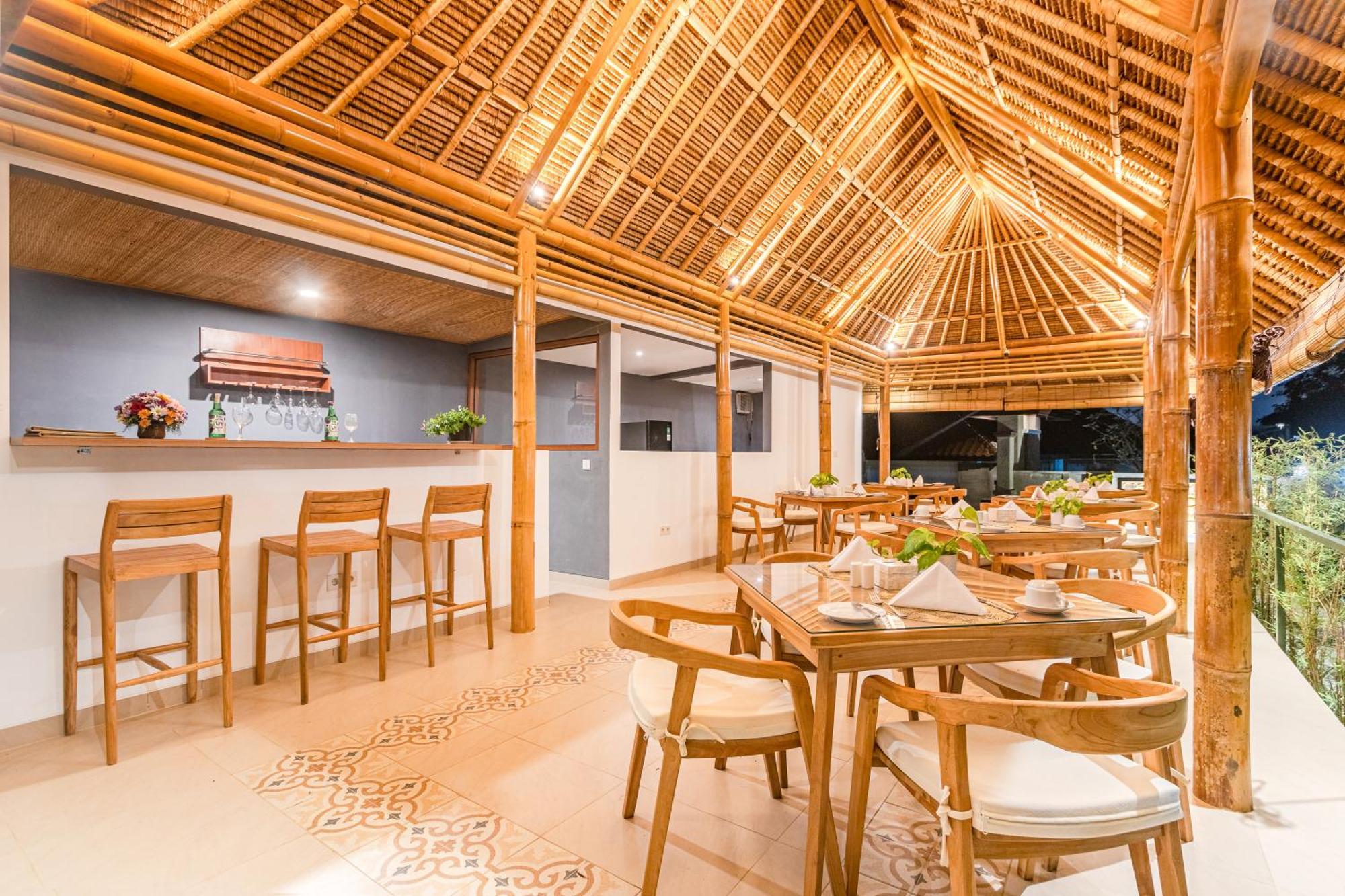 Kubu Gwk 4* Jimbaran (Bali)